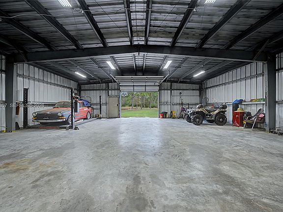 3rd image of 6121 Cherry Rd