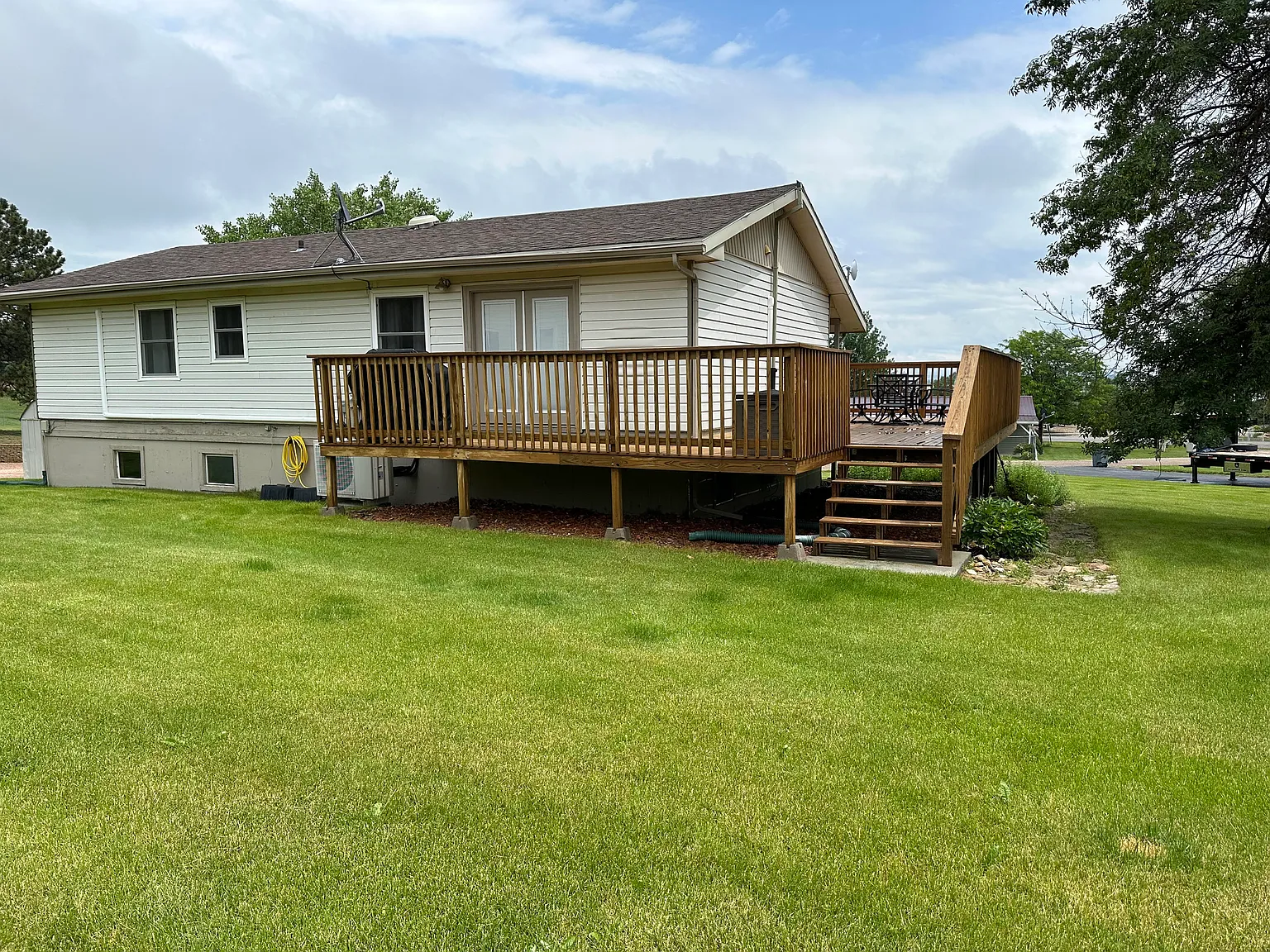 3 bed, 1650 sqft, $2,500 — Photo 2