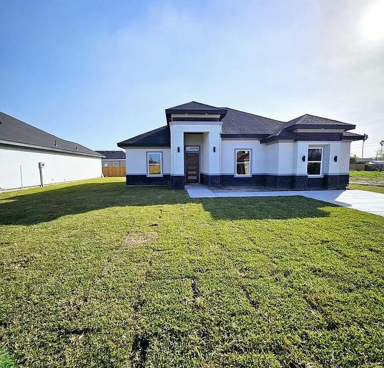 1st image of 483 Balli Cir