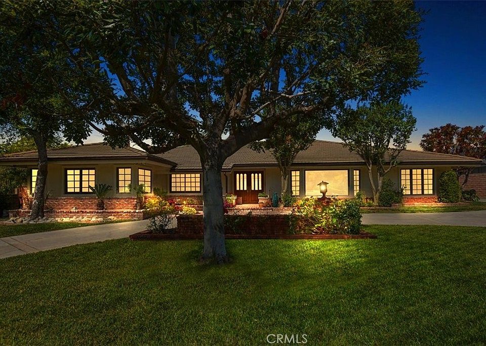 1st image of 437 Highland Dr