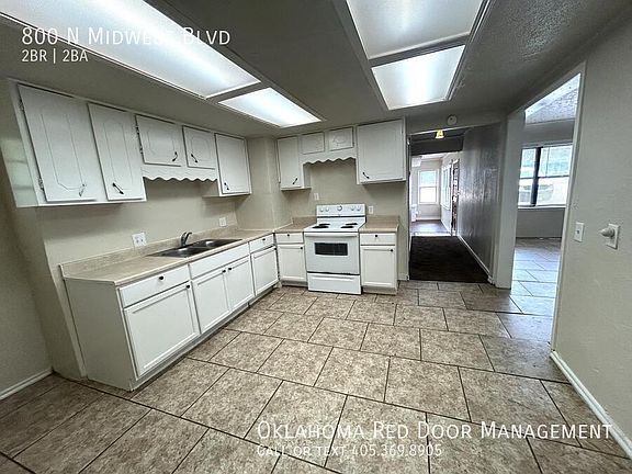 5th image of 800 N Midwest Blvd