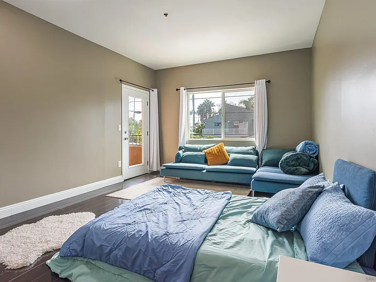 4741 Point Loma Ave #201 — Photo 18