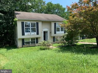 6915 Adel St, Capitol Heights, MD 20743
