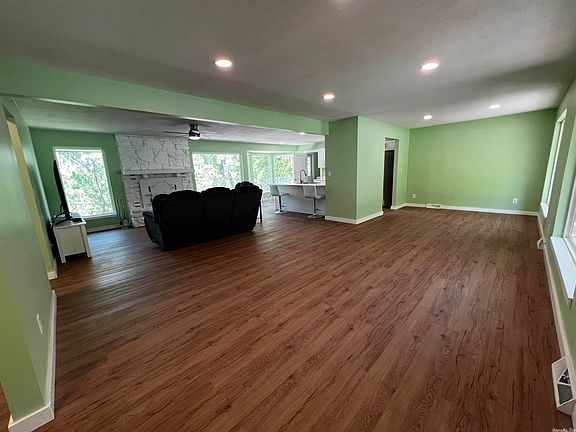 2nd image of 61 Blackfoot Dr