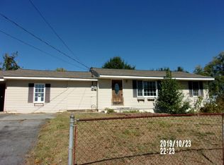 1226 Pebble Dr, Kingsport, TN 37660