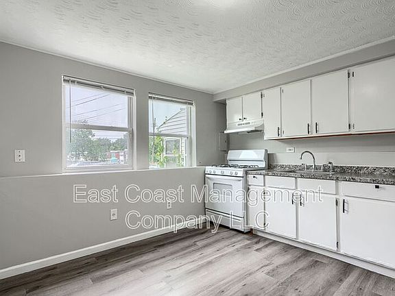 5th image of 902 Catawba Ct
