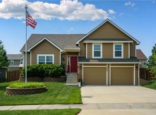 1307 Greenbrier Dr, Eudora, KS 66025