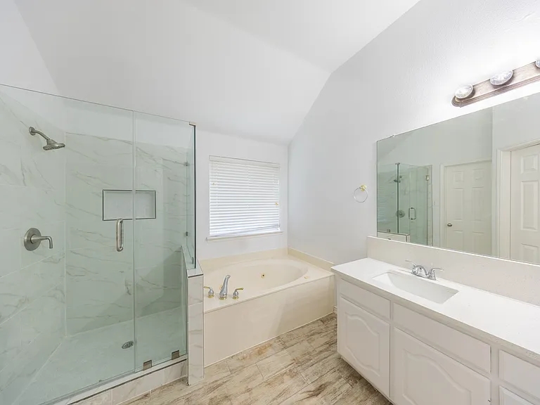 9127 Aristocrat Ln — Photo 13