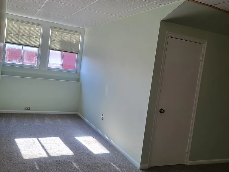 2404 Auburn Ave #6 — Photo 8