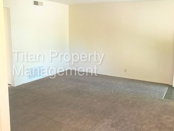 3rd image of 4400 Greenholme Dr