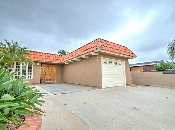 4th image of 326 Calle Montecito