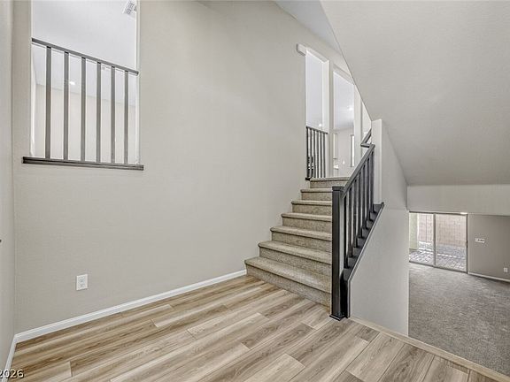 4th image of 7498 Lodano Ave