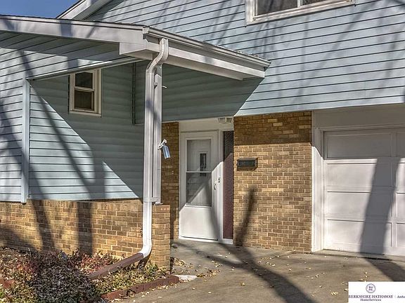 3rd image of 4803 Parkview Dr