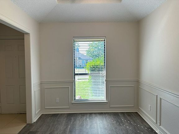 2nd image of 2033 Espinosa Dr