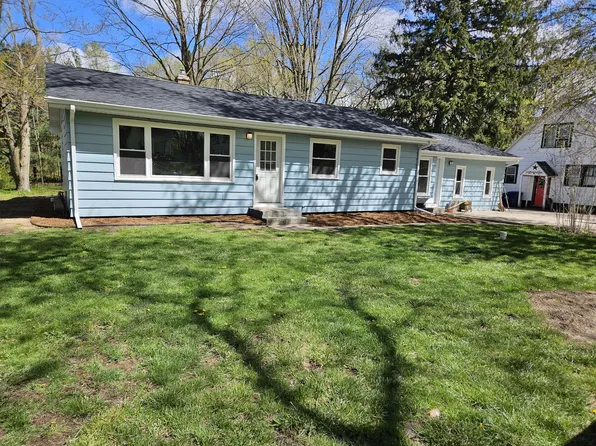 1209 Ravina Ave, Benton Harbor, MI 49022