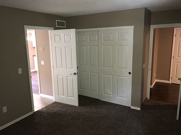5th image of 239 Trailwoods Dr