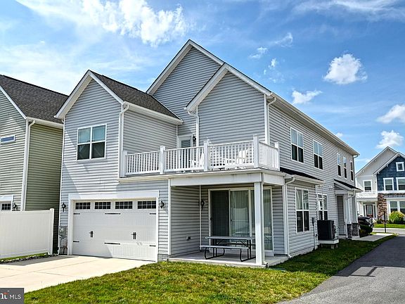 2nd image of 6 Scarborough Ln #T202h