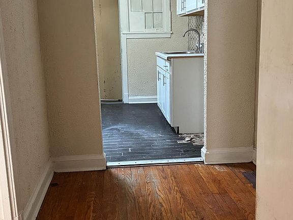 5th image of 1508 Neal St NE