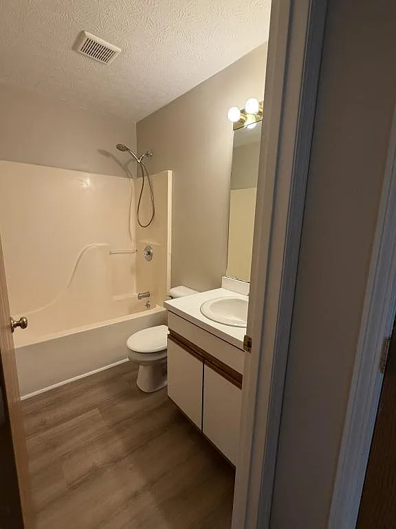 212 Rosemarie Dr — Photo 4