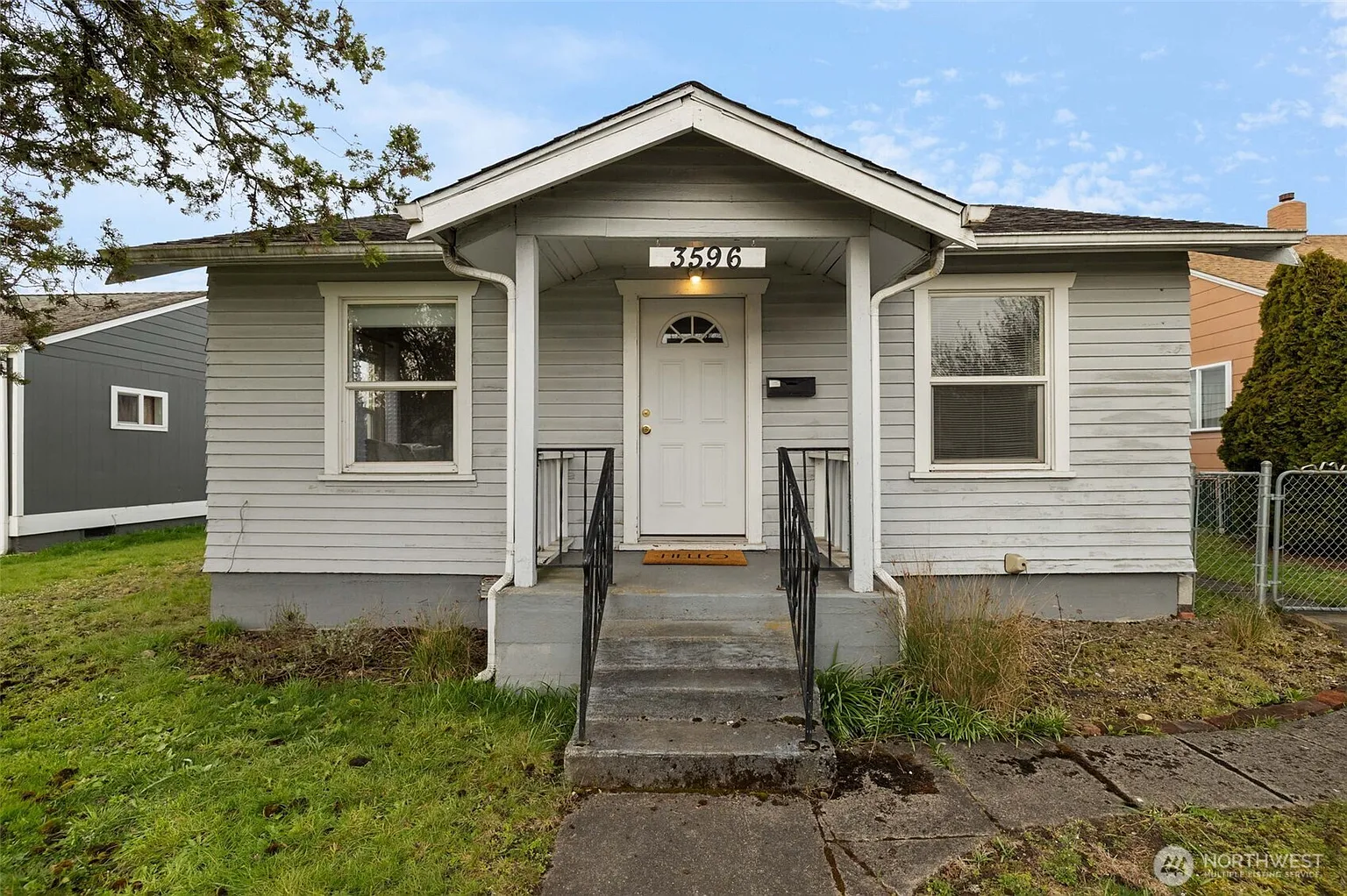 3596 E Howe Street photo 1