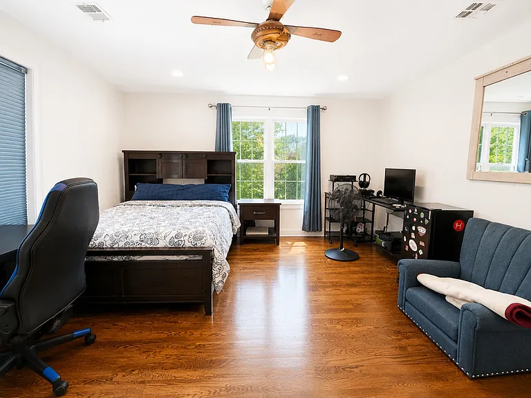 2nd Bedroom