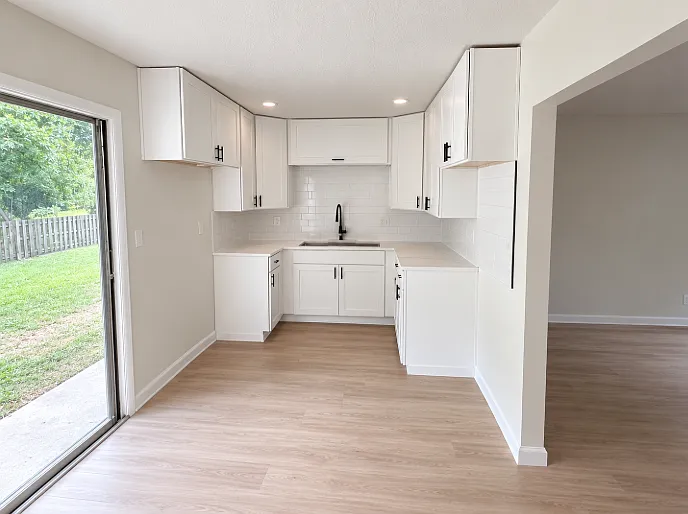 2 bed, $999 — Photo 2