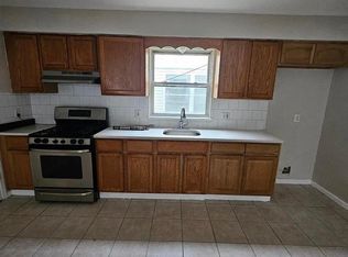 232 4th St #2, Newark, NJ 07107