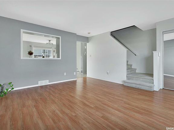 4th image of 2764 Cranbourn Cres