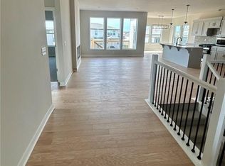 9039 SW 5th St, Blue Springs, MO 64064