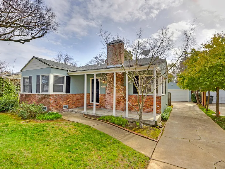 5228 G St — Photo 3