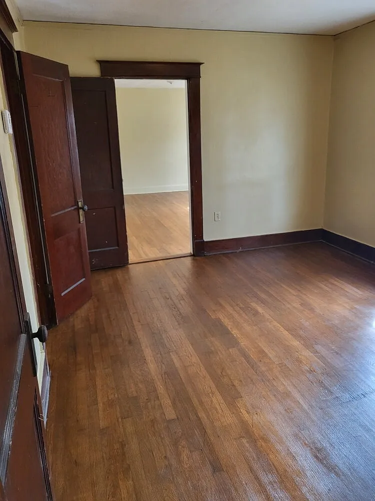 4 bed, 1.5 bath, 1563 sqft, $1,200 — Photo 4