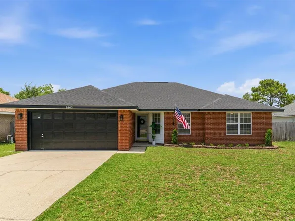 9562 Parker Place Dr, Navarre, FL 32566