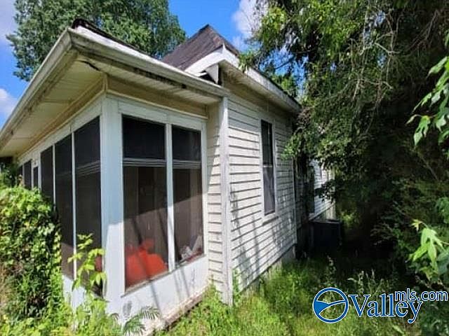 2nd image of 20591 Eastern Valley Rd