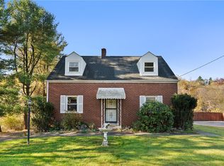 328 McKinney Dr, Coraopolis, PA 15108