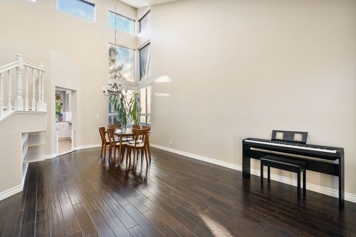 next background image