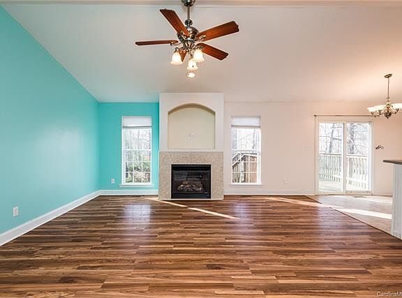 5th image of 714 Sharon Dr