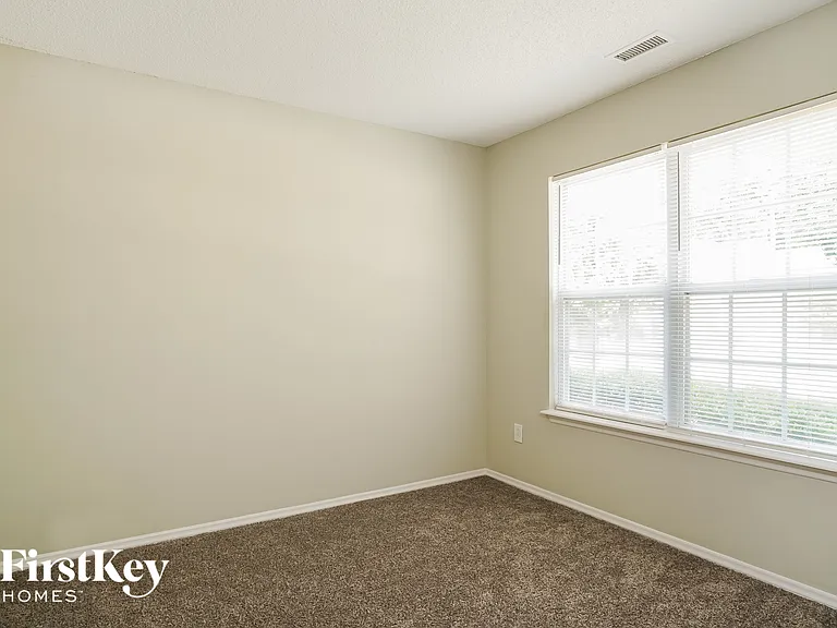 6220 Saybrooke Dr — Photo 12