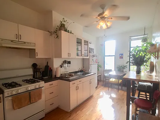 Rented by Northside Plaza Inc. | media 14
