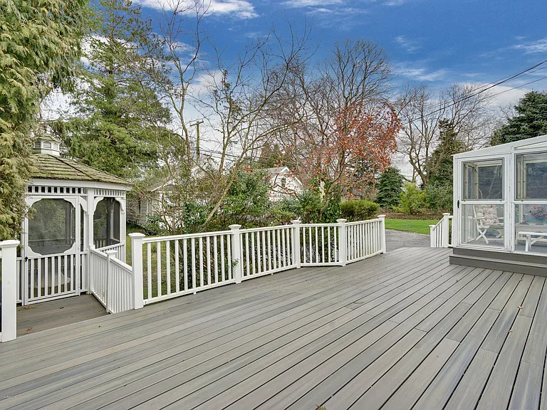 315 Tuttle Ave — Photo 33