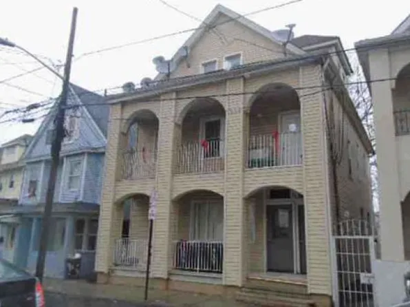 11 Lowden St, Elizabeth, NJ 07208