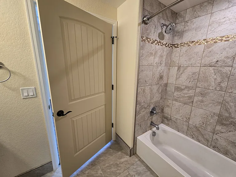 430 W Pikes Peak Ave #302 — Photo 16