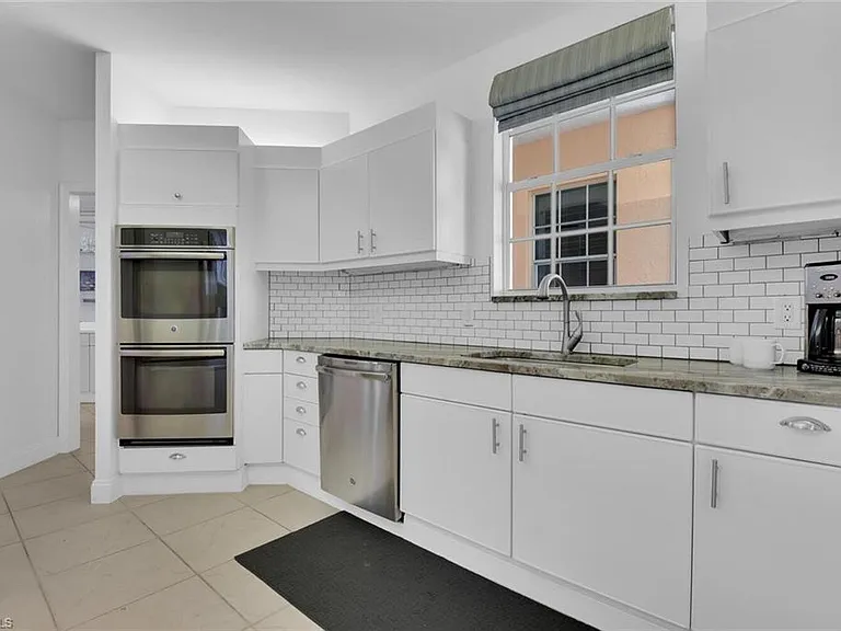 2000 Royal Marco Way #2-607 — Photo 6
