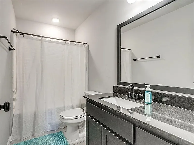 1004 Acacia Creek Dr — Photo 16
