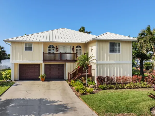 9067 Mockingbird Dr, Sanibel, FL 33957