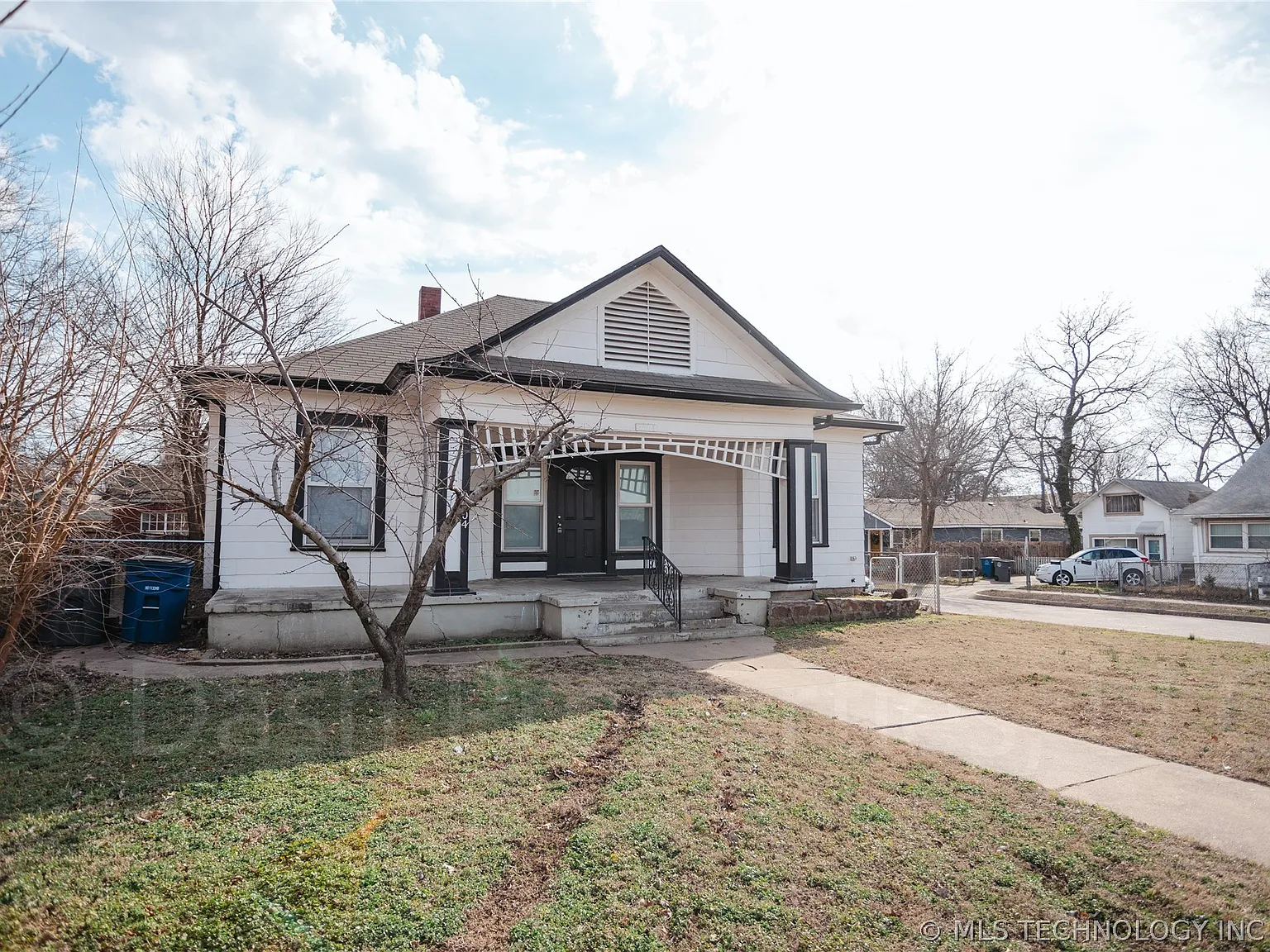 4 bed, 2.0 bath, 1874 sqft, $1,875 — Photo 2