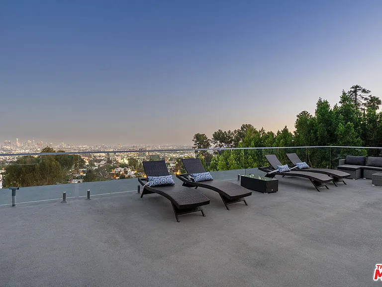 6181 Temple Hill Dr — Photo 54