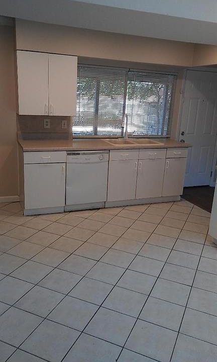 2nd image of 3210 Flagstone Dr