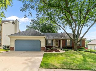 830 Oakmoor Dr, Fenton, MO 63026