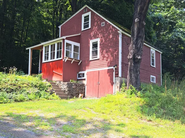 330 Green River Rd, Greenfield, MA 01301