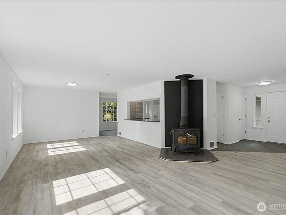 4th image of 14135 Vail Road SE